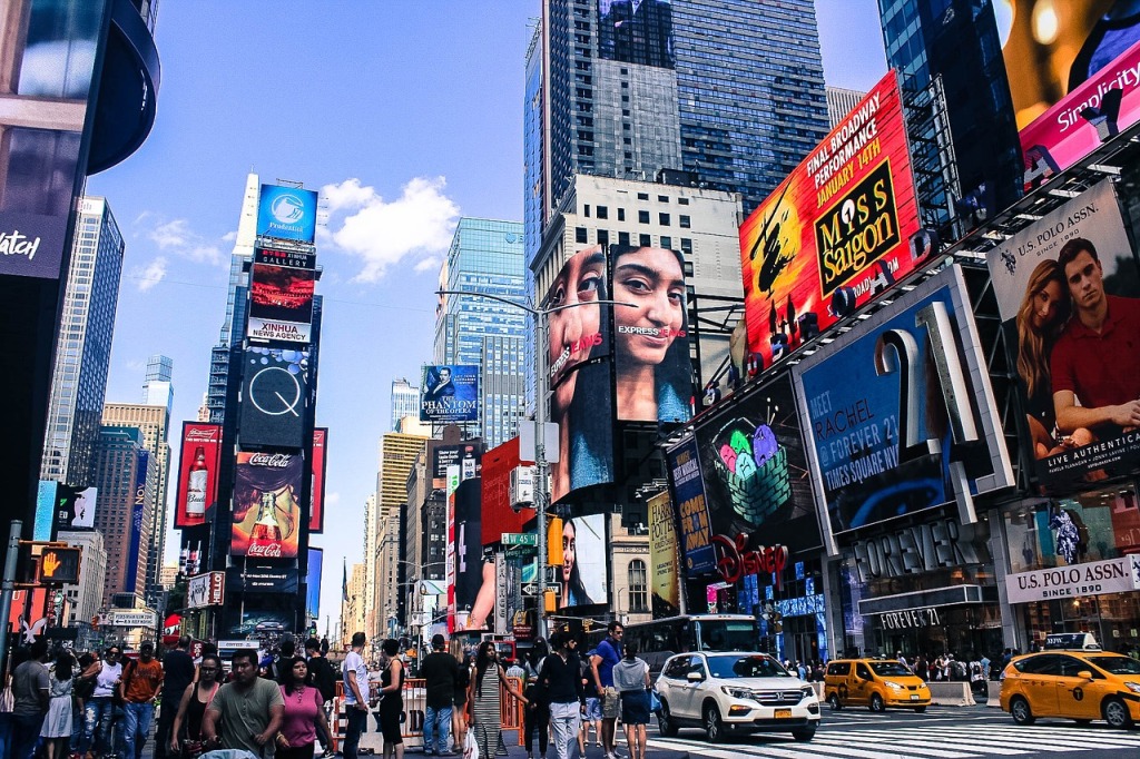 Our Top 10 New York City Attractions and How to Travel There On a Budget